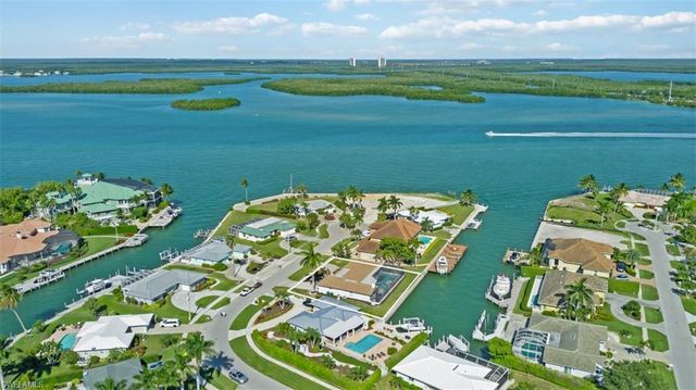 955 Iris CT, Marco Island, FL 34145