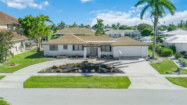 955 Iris CT, Marco Island, FL 34145