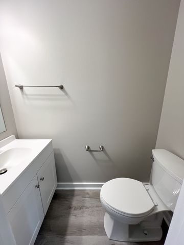 1521 W Knollwood Cir Apt A, Clarksville, TN 37043