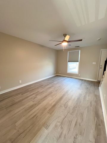 1521 W Knollwood Cir Apt A, Clarksville, TN 37043