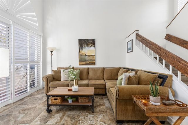 12 Pickney Close, Laguna Niguel, CA 92677