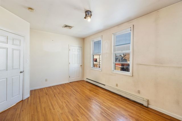 842 7TH ST, Secaucus, NJ 07094