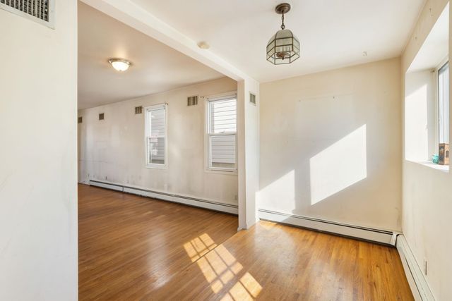 842 7TH ST, Secaucus, NJ 07094