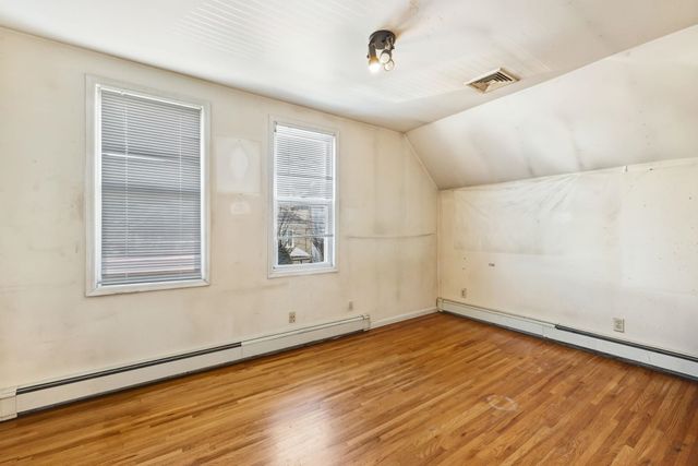 842 7TH ST, Secaucus, NJ 07094