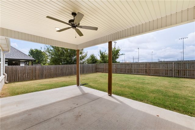 1111 Red Maple Street, Centerton, AR 72719
