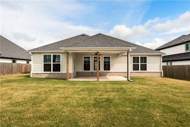 1111 Red Maple Street, Centerton, AR 72719