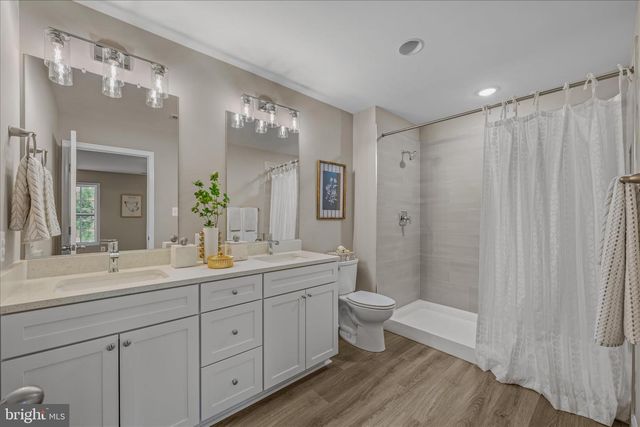 15 BOOTHBAY DR, Martinsburg, WV 25403