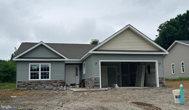 15 BOOTHBAY DR, Martinsburg, WV 25403