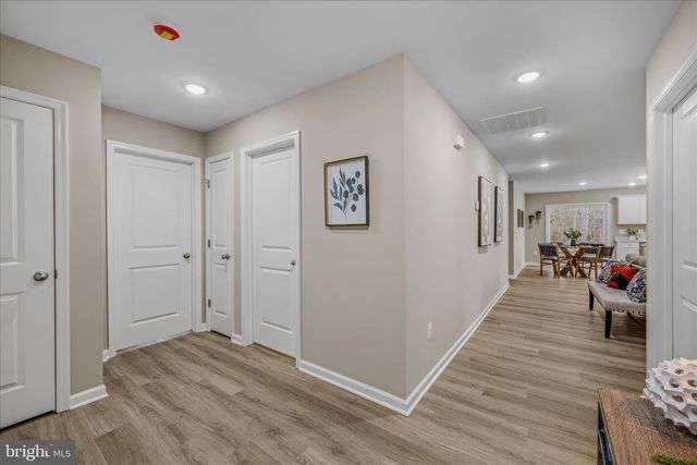 15 BOOTHBAY DR, Martinsburg, WV 25403