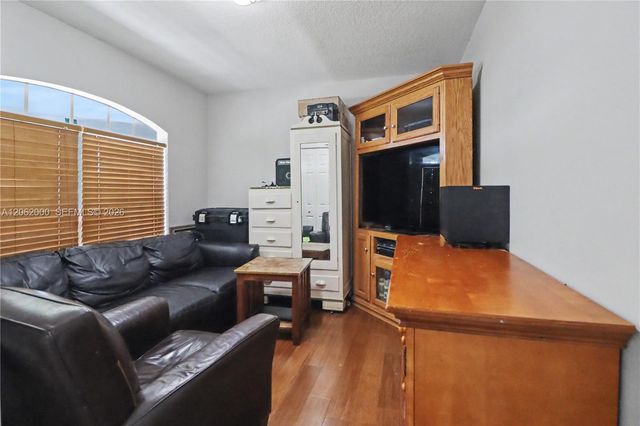 572 SE 18th Drive, Homestead, FL 33033