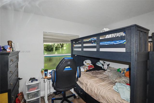 572 SE 18th Drive, Homestead, FL 33033