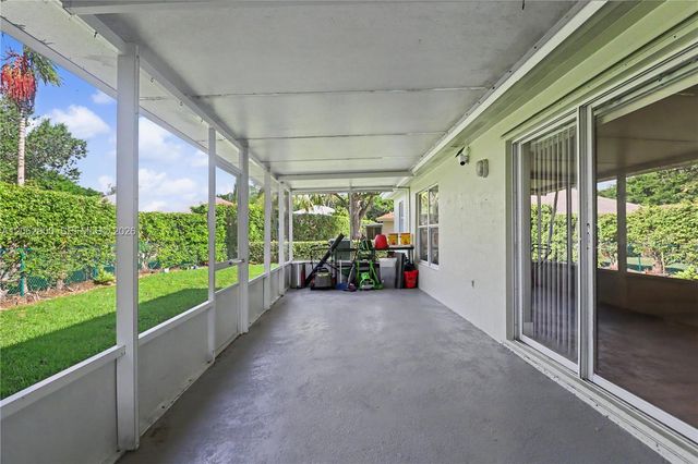 572 SE 18th Drive, Homestead, FL 33033