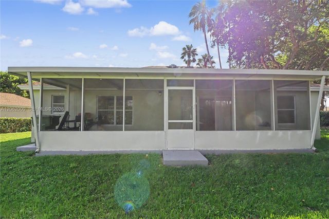 572 SE 18th Drive, Homestead, FL 33033