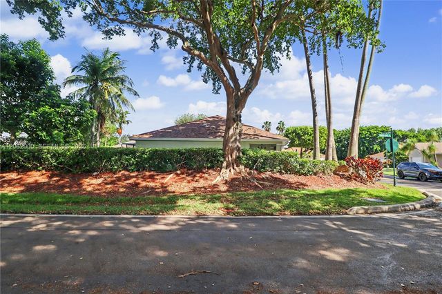 572 SE 18th Drive, Homestead, FL 33033