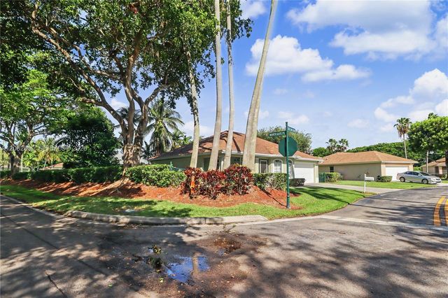 572 SE 18th Drive, Homestead, FL 33033