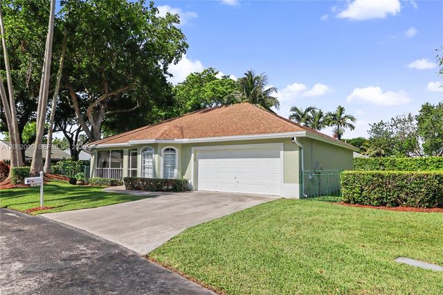 572 SE 18th Drive, Homestead, FL 33033