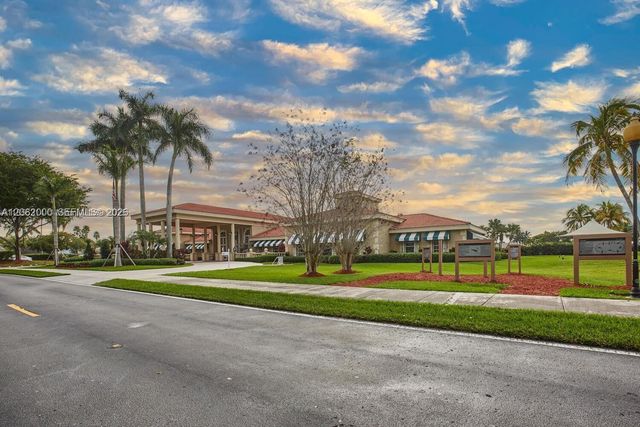 572 SE 18th Drive, Homestead, FL 33033
