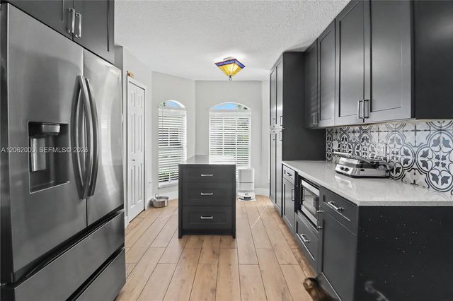 572 SE 18th Drive, Homestead, FL 33033