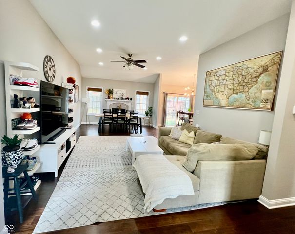 6126 Regency Drive, Columbus, IN 47203