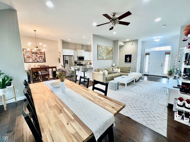 6126 Regency Drive, Columbus, IN 47203