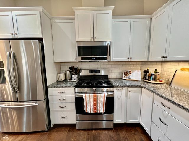 6126 Regency Drive, Columbus, IN 47203