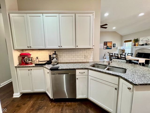 6126 Regency Drive, Columbus, IN 47203