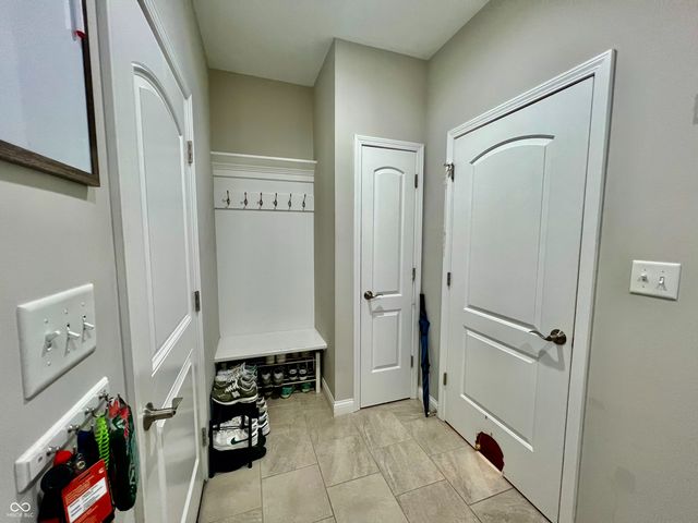 6126 Regency Drive, Columbus, IN 47203