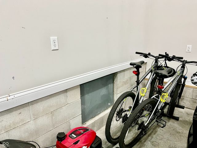 6126 Regency Drive, Columbus, IN 47203