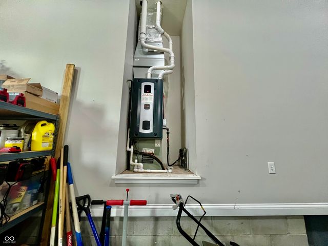 6126 Regency Drive, Columbus, IN 47203