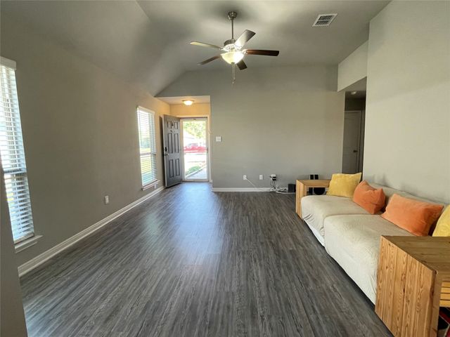 3920 S Fork Ranch Road, Waco, TX 76705