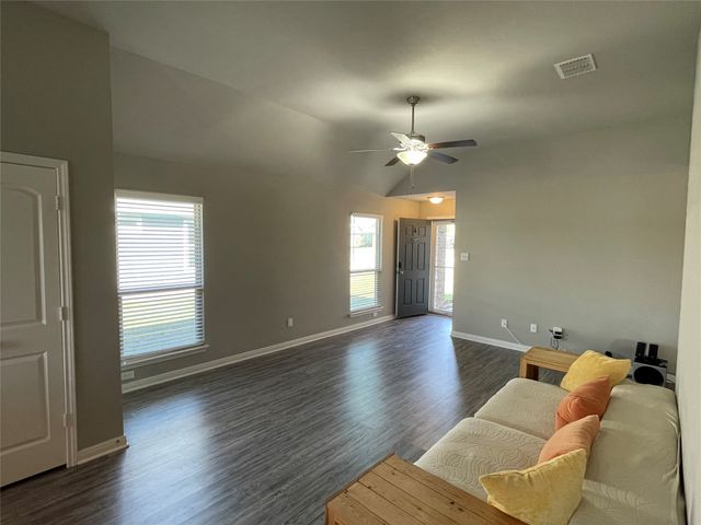 3920 S Fork Ranch Road, Waco, TX 76705