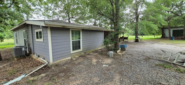 65 Oak Fork Drive, Shepherd, TX 77371