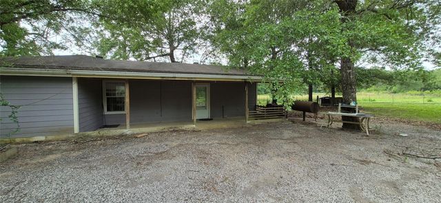 65 Oak Fork Drive, Shepherd, TX 77371