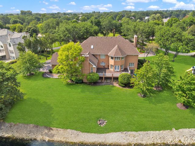 5 S Meadow Court, South Barrington, IL 60010