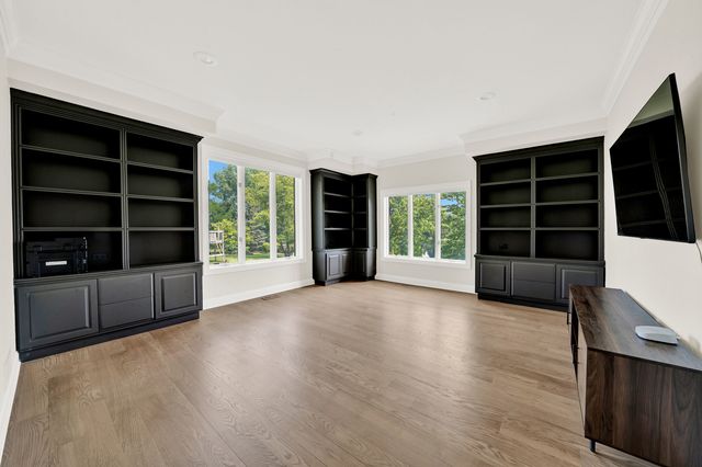 5 S Meadow Court, South Barrington, IL 60010