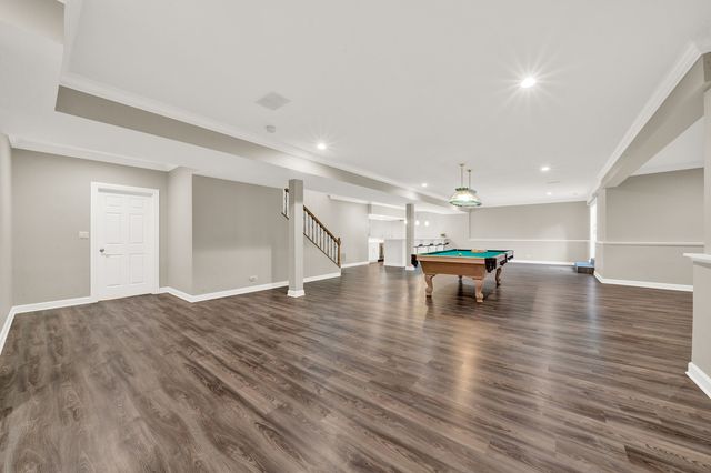 5 S Meadow Court, South Barrington, IL 60010