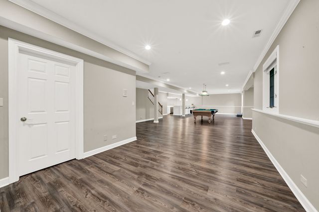 5 S Meadow Court, South Barrington, IL 60010