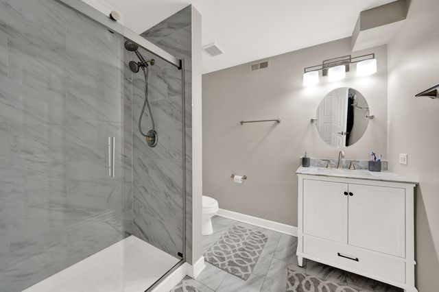 5 S Meadow Court, South Barrington, IL 60010