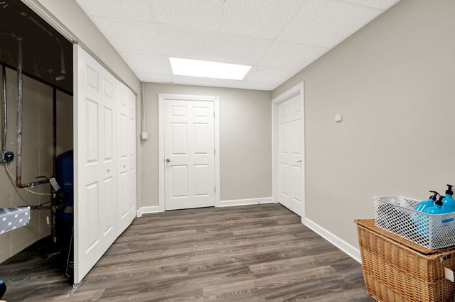 5 S Meadow Court, South Barrington, IL 60010