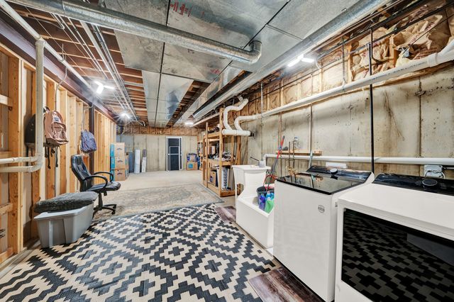 5 S Meadow Court, South Barrington, IL 60010