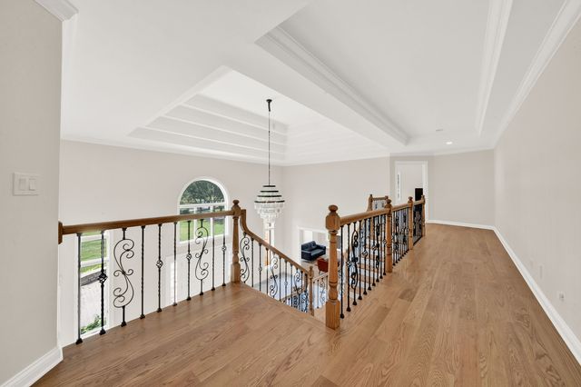 5 S Meadow Court, South Barrington, IL 60010