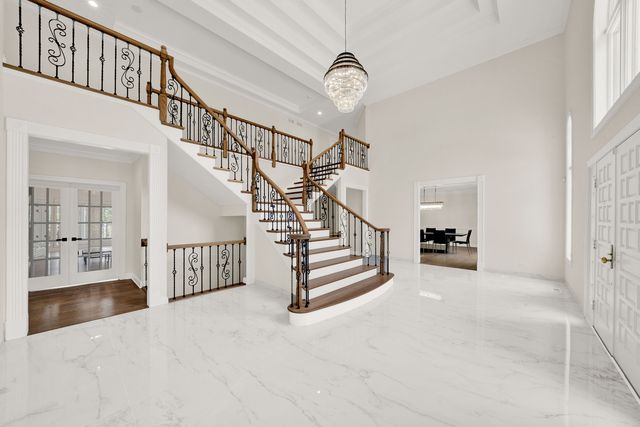 5 S Meadow Court, South Barrington, IL 60010