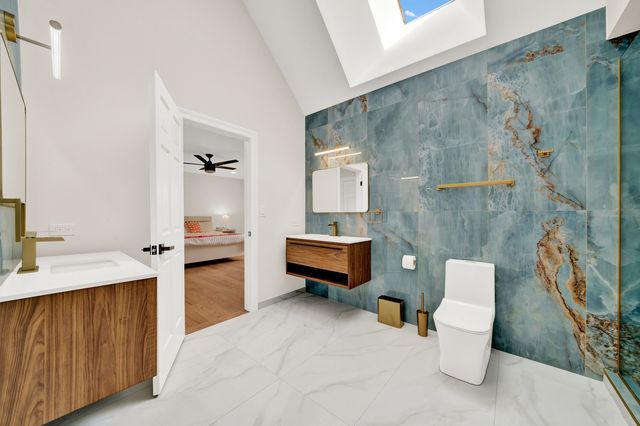 5 S Meadow Court, South Barrington, IL 60010