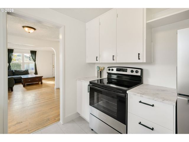 12107 Se KELLY St, Portland, OR 97266