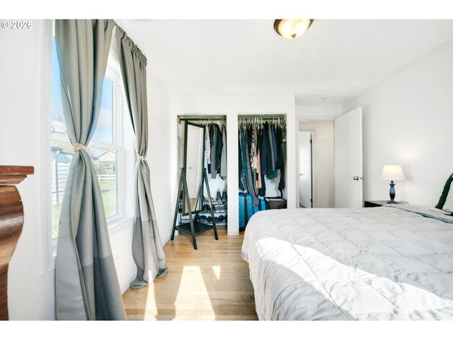 12107 Se KELLY St, Portland, OR 97266