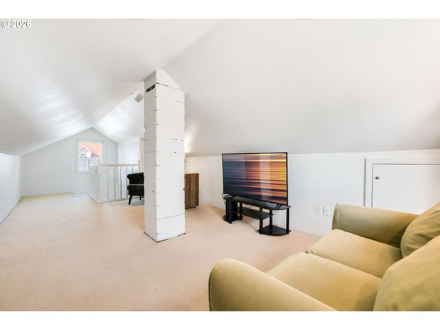 12107 Se KELLY St, Portland, OR 97266