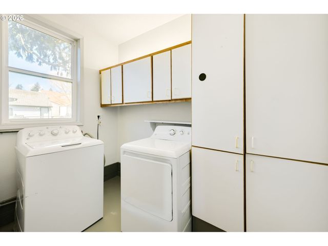 12107 Se KELLY St, Portland, OR 97266