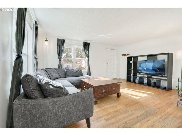 12107 Se KELLY St, Portland, OR 97266