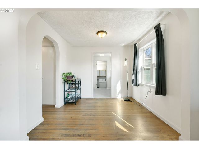 12107 Se KELLY St, Portland, OR 97266