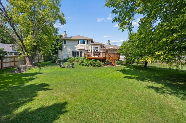 191 South Shore Court, Chanhassen, MN 55317